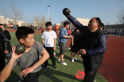 少林小龙武校与登封一中加强合作 优势互补促进文武共美