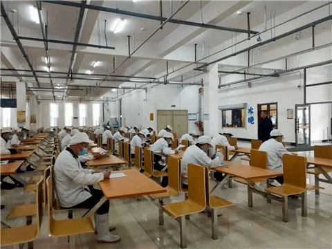 市职教园区食堂召开食品安全培训会议